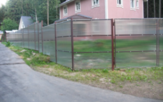 Заборы из поликарбоната, как сделать красивый забор из поликарбоната своими руками – фото и видео