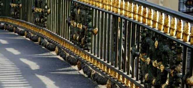 Перильное парапетное ограждение на мостах