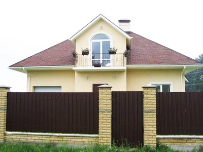 коричневый забор 