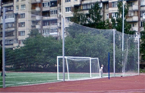 сетка на детской площадке 