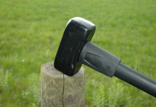 установка столбов для забора без бетонирования