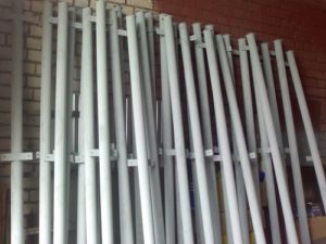 zabor_iz_plastikovyx_trub_031