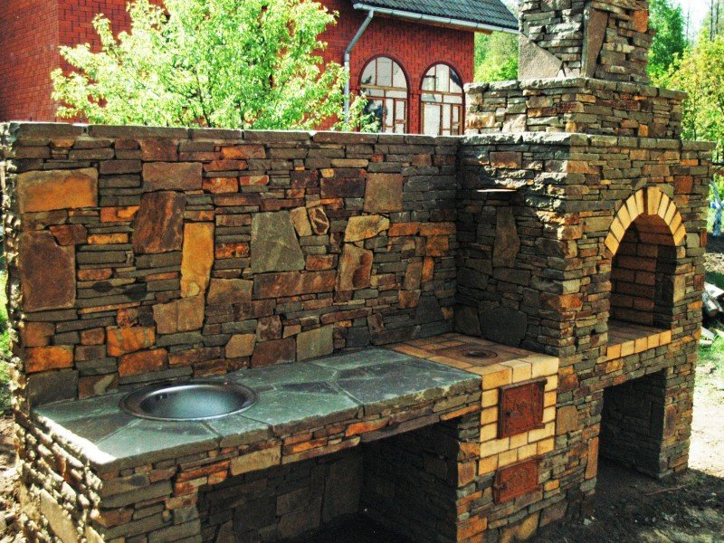 Удобная летняя кухня