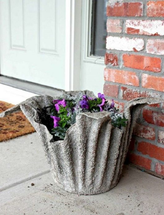 Кашпо из бетона