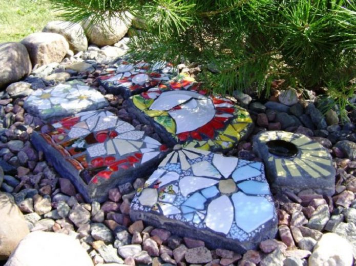 Бетонная плитка с керамической мозаикой