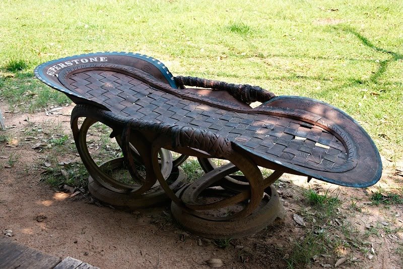 Лежак из шин