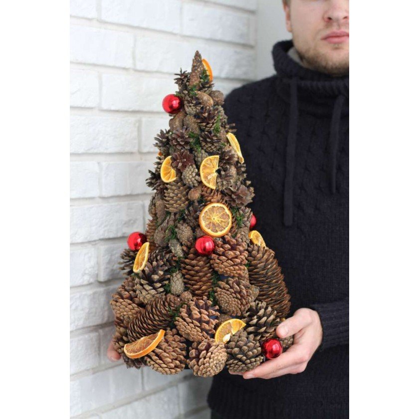 Ёлка из шишек