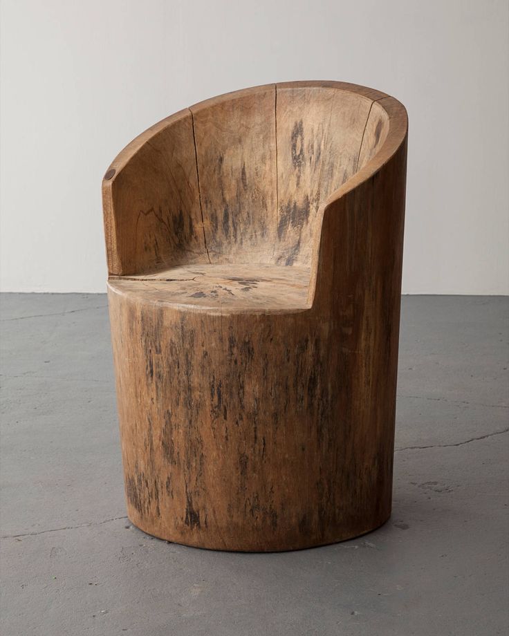 Кресло из чурбака
