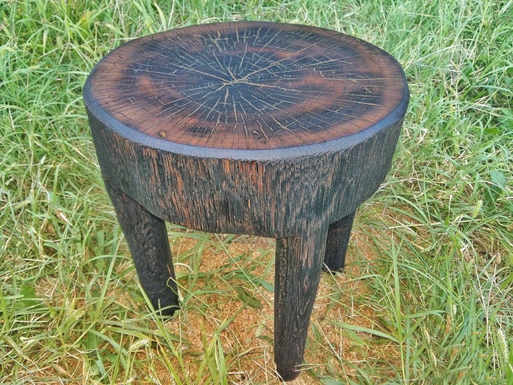 Табуретка из бревна