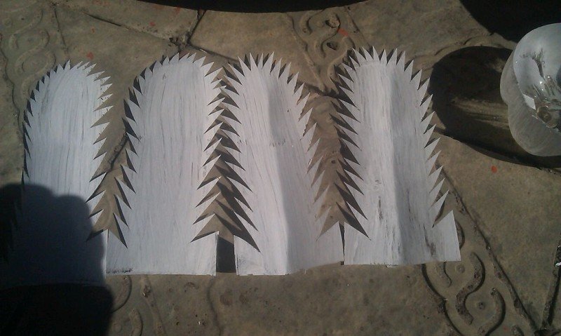 Белые перья