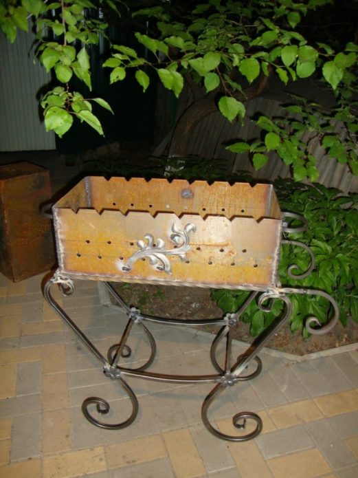 мангал на стойке сварной