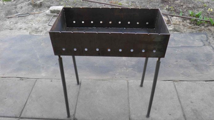 металлический мангал простой